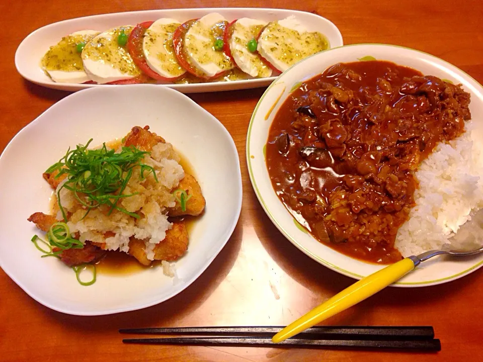 4月22日   ハッシュドビーフ   鶏唐ポン酢  トマトとモッツァレラのカプレーゼ❗️|みゆさん