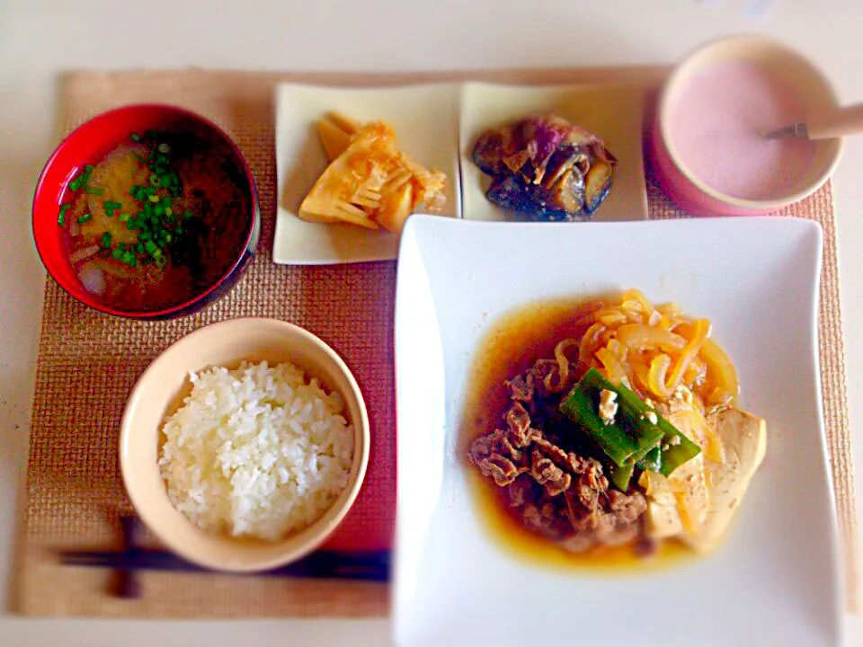 肉豆腐 茄子とみょうがのみそしぎ 筍煮 椎茸味噌汁 フルーチェ|にゃろめさん