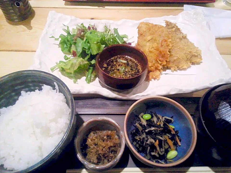 大手町・銀座船形の鮪レアかつ定食|すーさん