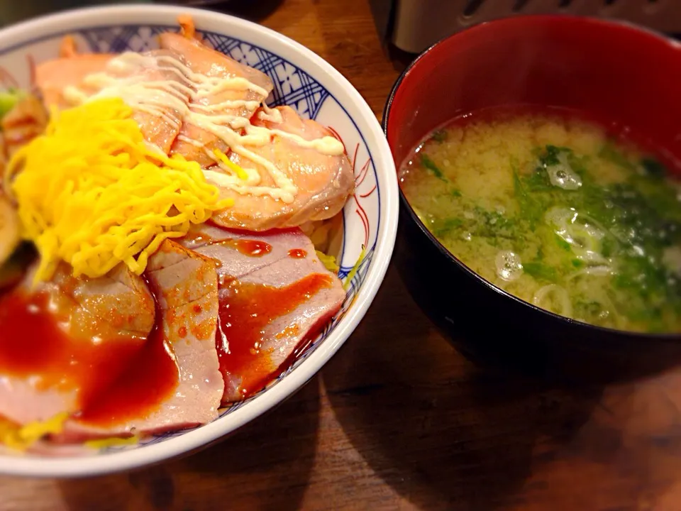 三色炙り丼ど生海苔味噌汁|Kaneko Ryogenさん