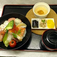 Snapdishの料理写真:貝づくしと海鮮のウニ山かけ丼！|kiyomaruさん