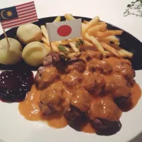 Snapdishの料理写真:IKEA Meatballs|yanNaさん