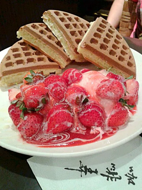 Strawberry waffle|Frannyさん