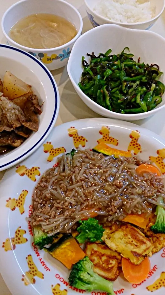 高野豆腐のピカタ・肉野菜あんかけ､すじと大根煮物、ピーマン塩昆布和え、もやし味噌汁|天野めぐみさん