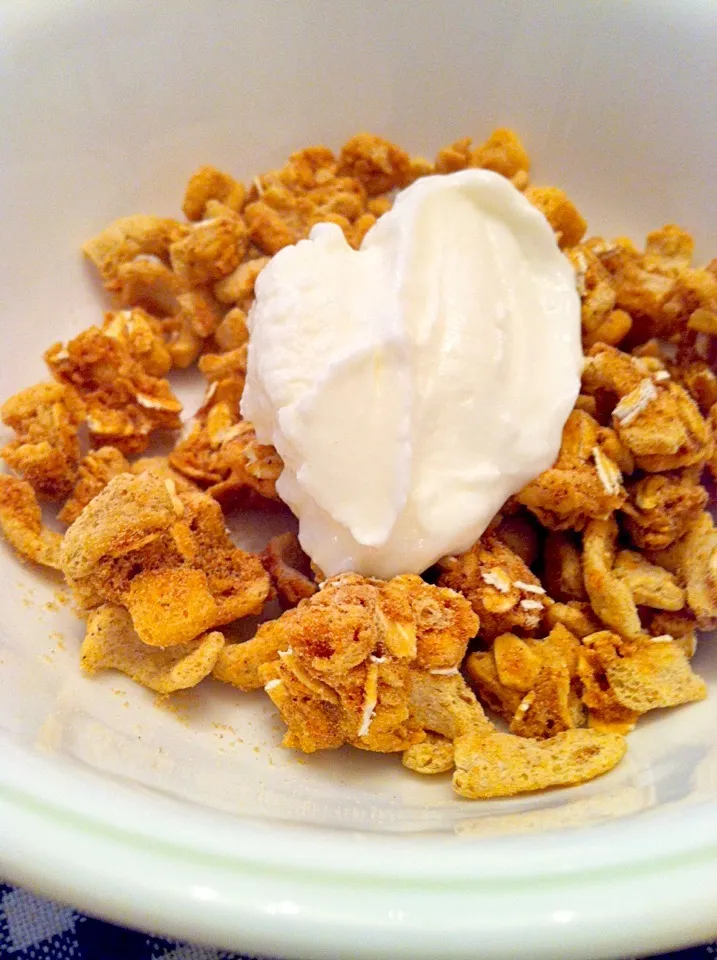 Cinnamon crumble w/yogurt|melissaさん