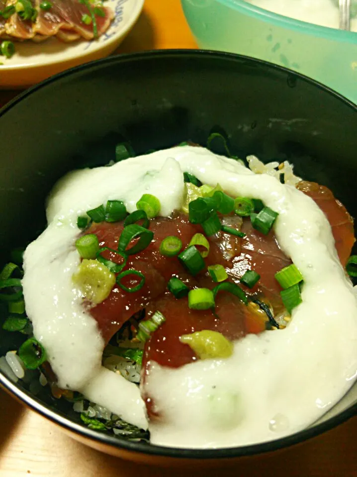 とろろかけちゃった💦マグロの漬け丼🐟|ちはるさん