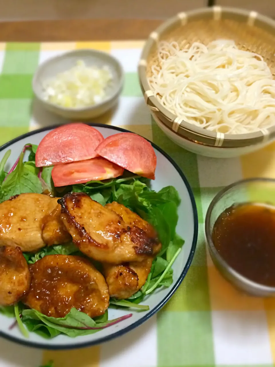 本日のお夕飯。鶏胸肉の甘酢炒めとお素麺！|みきさん