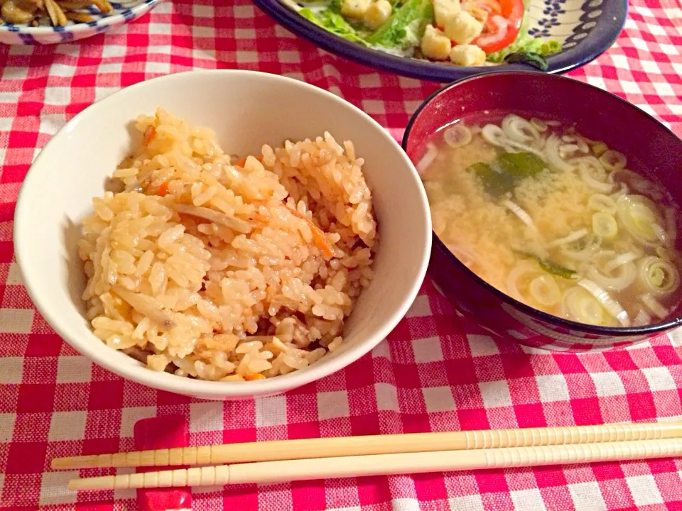 鶏肉と油揚げと人参こぼうの混ぜご飯。|Yuko Kobayashiさん