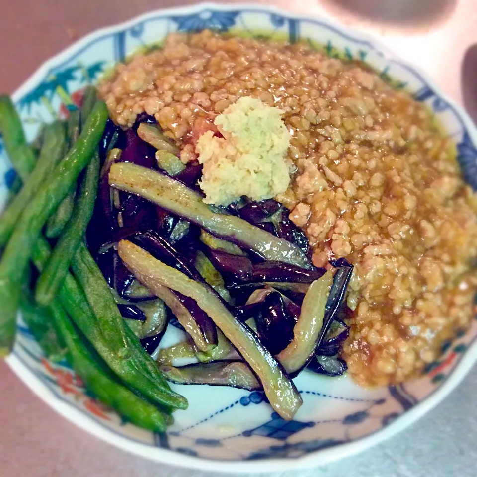 揚げナスのひき肉あんかけカレー風味、餡を作り過ぎた！ キューピー３分レシピ、食べたことないのになんだか懐かしい美味しさでした。|honeyhunterさん