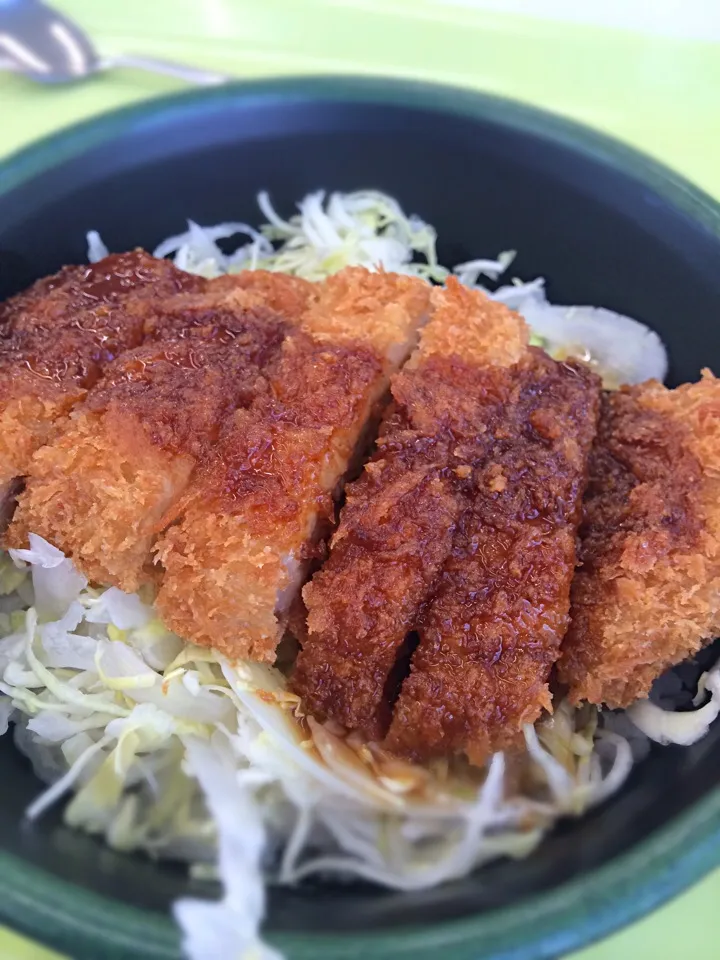 食堂のカツ丼|Bear Hsuさん