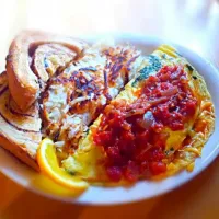 Snapdishの料理写真:Southwestern Omelette w Cinnamon Raisin Bread|Thúy Vy Hoàng Phanさん