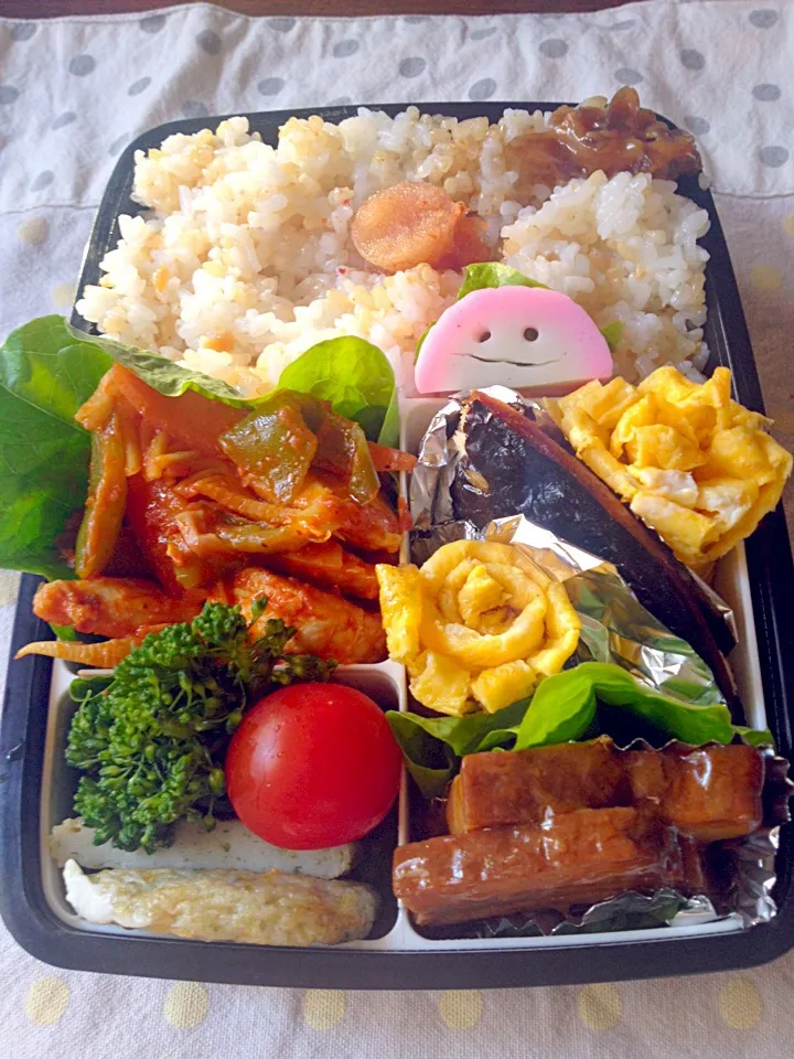 パパ弁当  カマこさんも一緒|mari miyabeさん