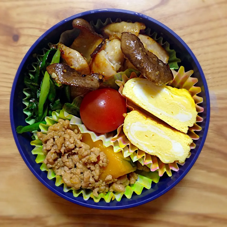 鶏肉とエリンギと葱の塩麹焼き、そぼろカボチャ煮|okuyさん