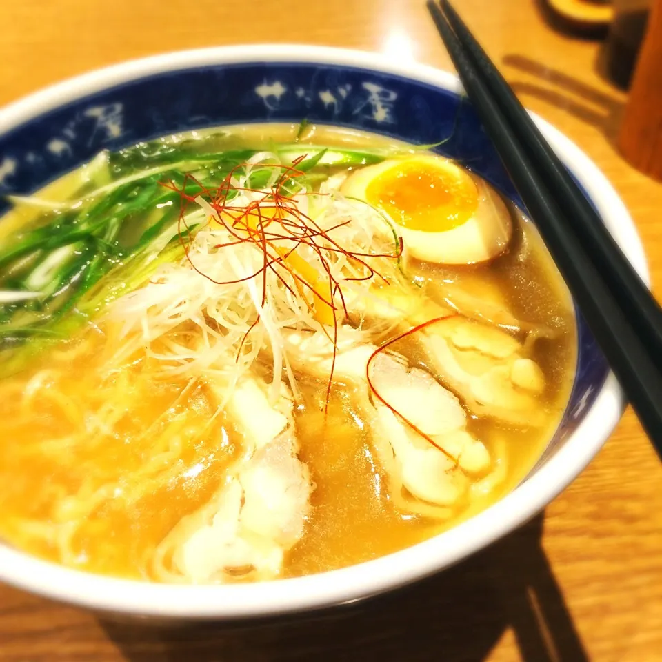 Snapdishの料理写真:羽田国際ターミナル(^^)朝ラーメン|Kabun koさん