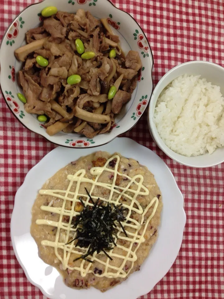 Snapdishの料理写真:トロロ焼き  豚肉とキノコのわさび醤油炒め|ひとみんさん