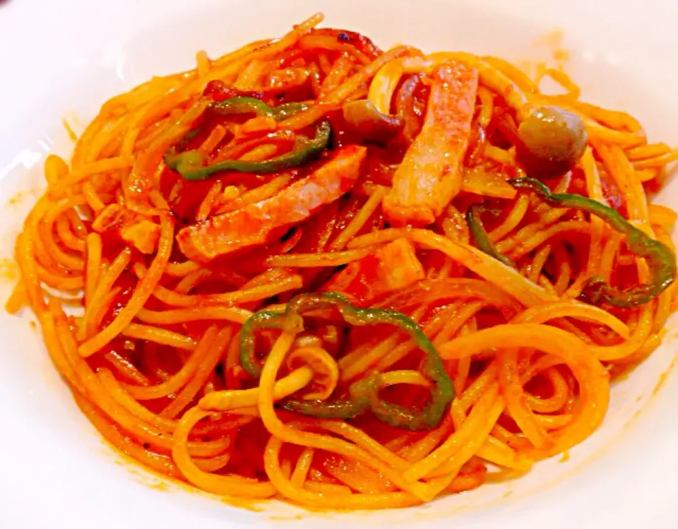 Snapdishの料理写真:Napolitan Spaghetti|Liezlさん