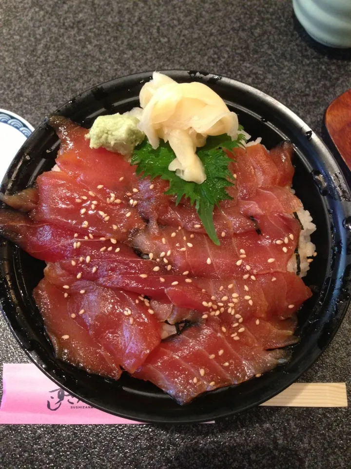 Snapdishの料理写真:まぐろの漬け丼|Shio Kenさん