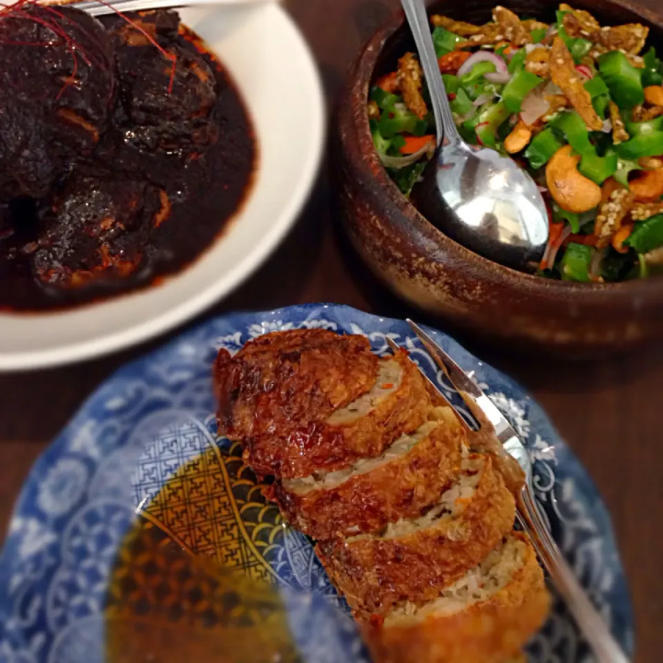 Ayam buah keluak, wing bean salad and Ngoh Hiang|karen limさん