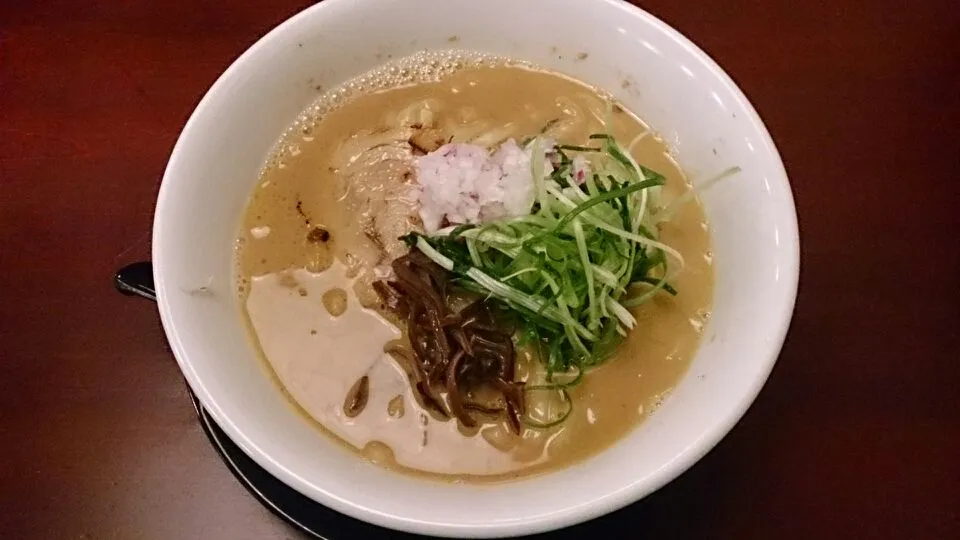 お初です。醤油ラーメン太麺濃(白湯系)♪ @大阪|THE SUNSEAさん