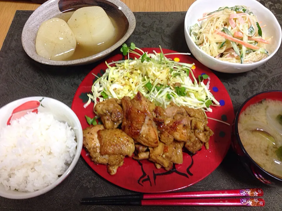 Snapdishの料理写真:鶏のカシーロカレー焼き、大根の柚子胡椒あんかけ、春雨サラダ、お味噌汁。|Angie44さん