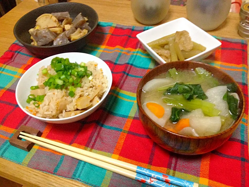 晩ごはん★筍とこんにゃくの土佐煮、ふきと油揚げの煮物、筍ごはん、みそ汁|ハルさん