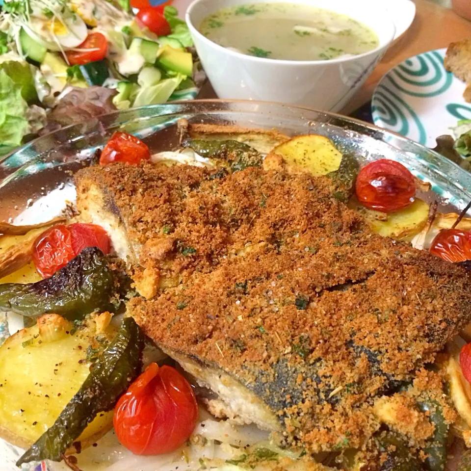 オーブンで♬鯖の香草パン粉焼き‼︎〜タイム・オレガノ・パセリ・パルメザンチーズと野菜たち〜|moyukitaさん