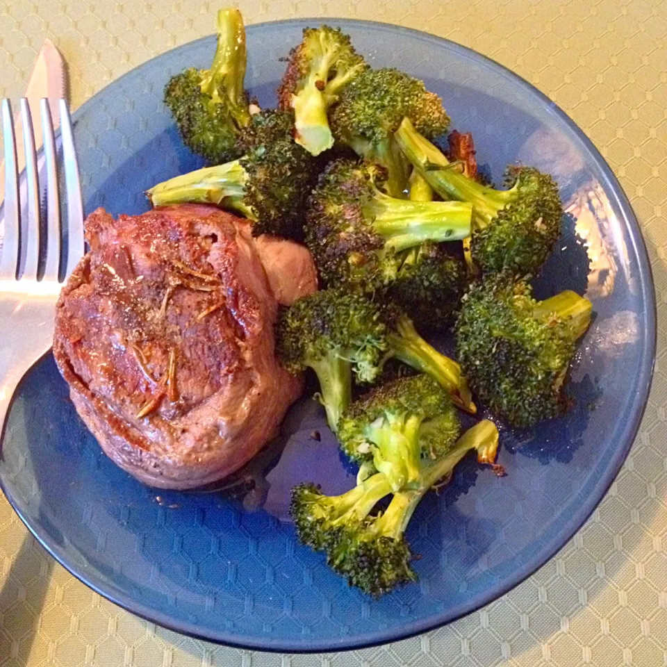 Filet mignon and broccoli|Kaさん