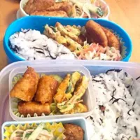 Snapdishの料理写真:今日のお弁当。
ひじきご飯、卵焼き、カニハムサラダ、肉団子、豆腐ハンバーグ。|Mayumi Suzukiさん