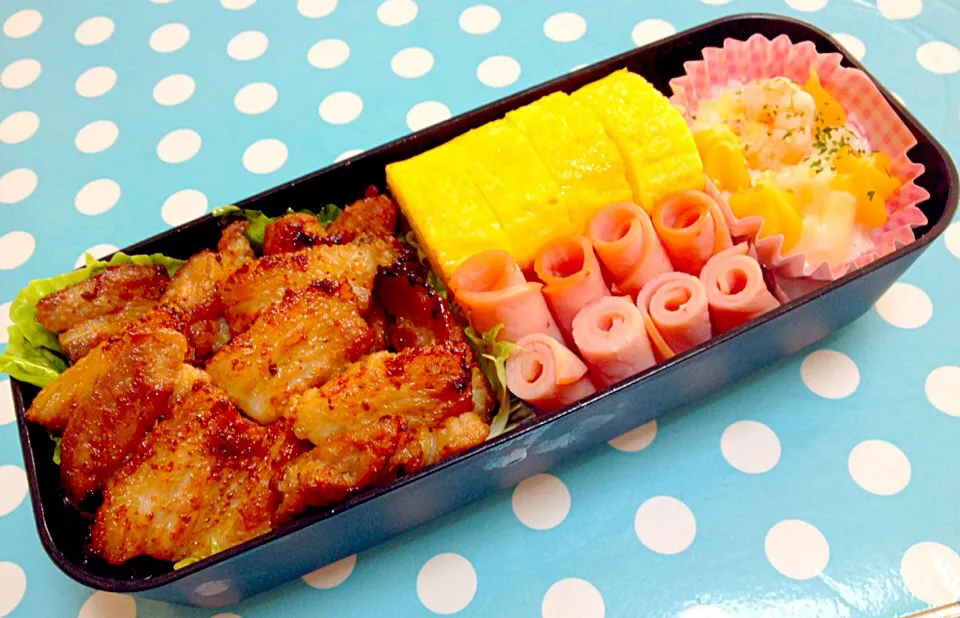 Fried Garlic Pork, Egg Omelet, Rolled Ham & Shrimp Gratin O Bento|Liezlさん