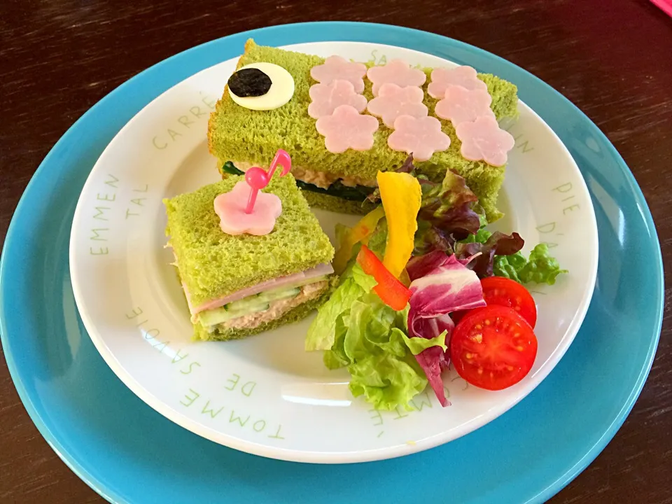 Snapdishの料理写真:こいのぼりサンドイッチ|ayu3cafeさん