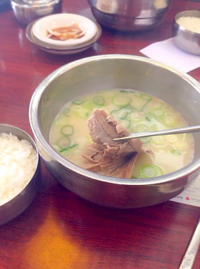 牛肉大酱汤|可以饿一个月，也可以暴食一个月的奇葩!さん