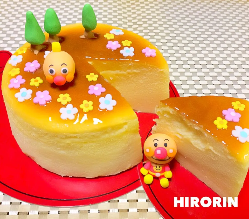 Snapdishの料理写真:アンパンマンのスフレチーズケーキ♡|ひろりんさん