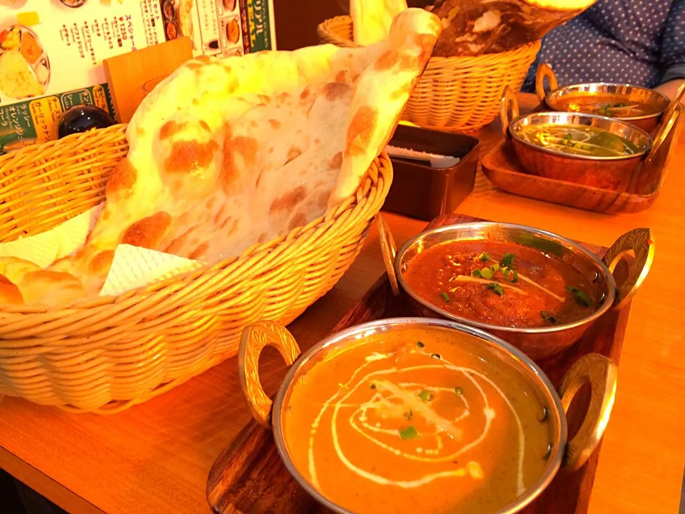 野球の後の昼食。カレー多めで美味しかった。チキンとマトン。納会候補だな|土屋幸治さん