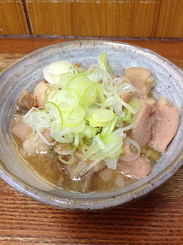 浜松町秋田屋の 牛もつ煮込み|ホッピー山かけさん