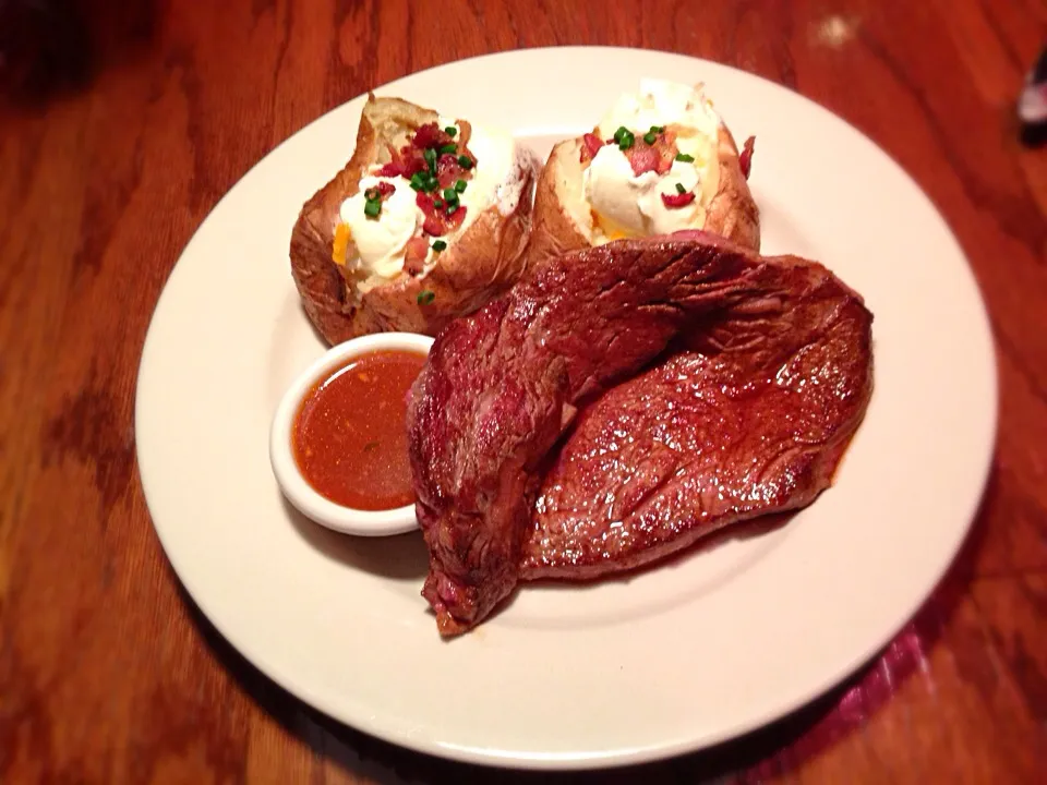 beef steak ,baked potatoes with sour cream|노도카^__^さん