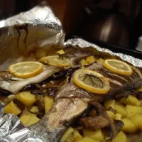 Trout stuffed with plums on potatoes and mushrooms|Ftačok Vrabčogさん