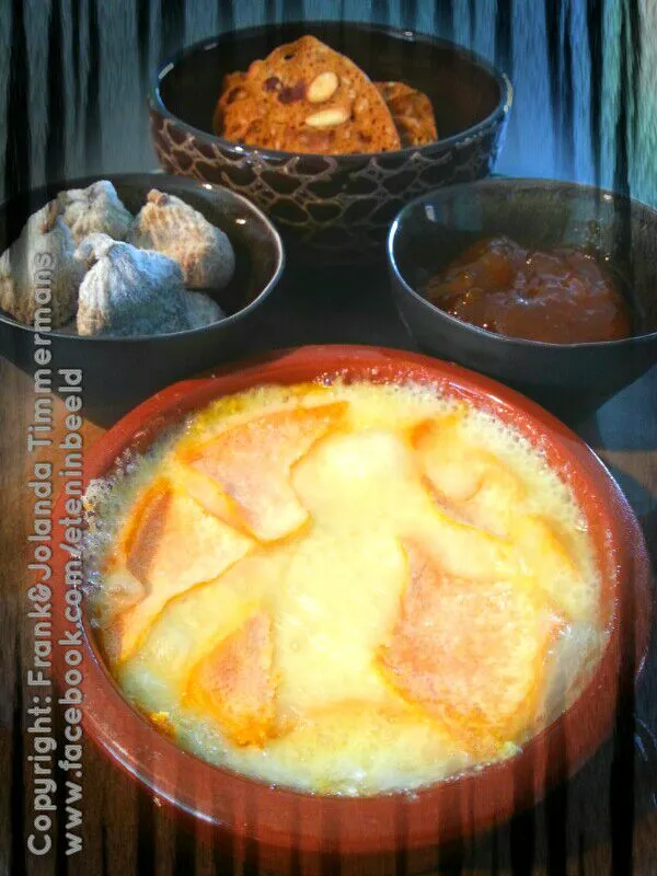 Chaumes le cremier, cherry-haselnut-toast, babyfigs and apricot jam|Frank&Jolanda - Eteninbeeldさん