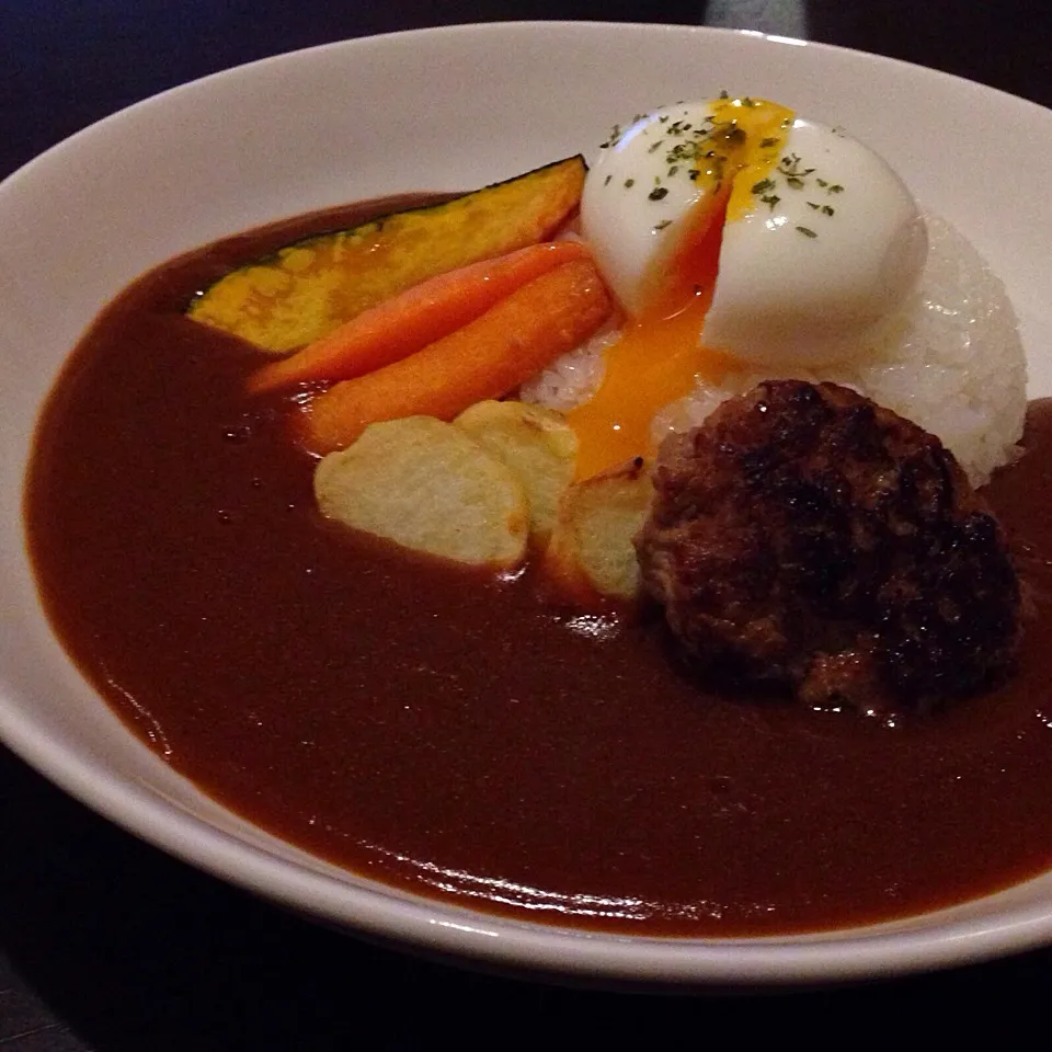 半熟たまごのせハンバーグカレー(^^)|🌺🍍しぃちゃん(・ω・)🍍🌺さん