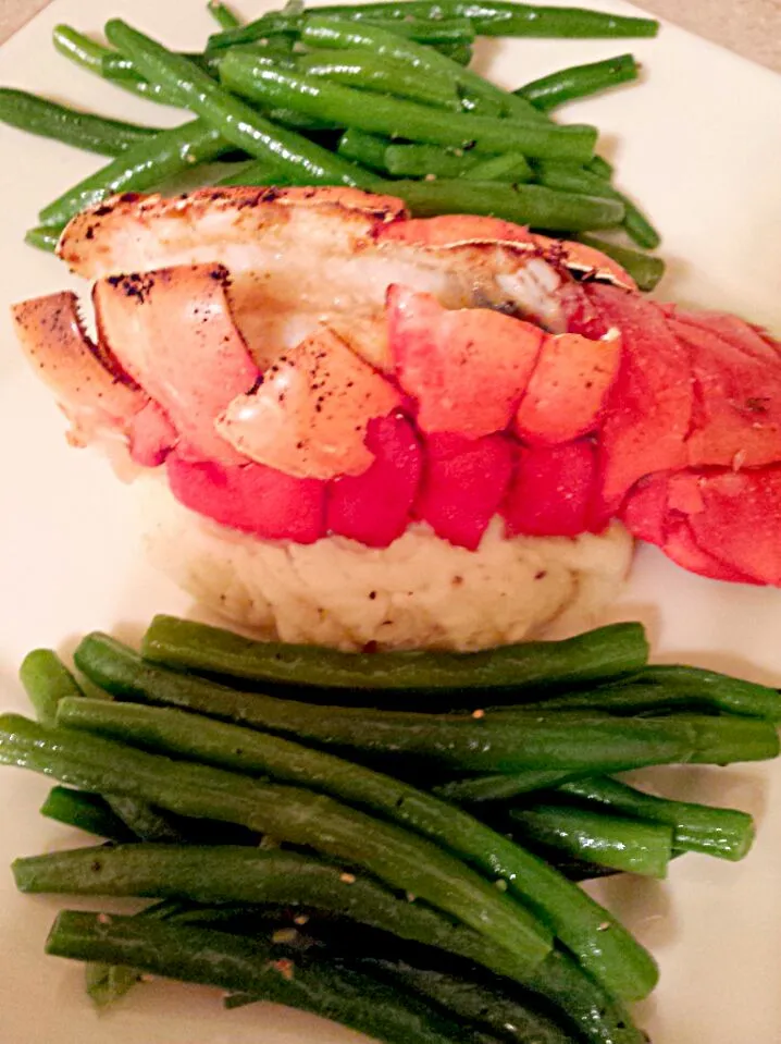 Broiled lobster with garlic green beans n mashed potatoes...|lilian angさん