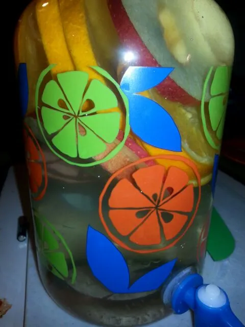 making Apple and orange water.|Polly Gelfusoさん