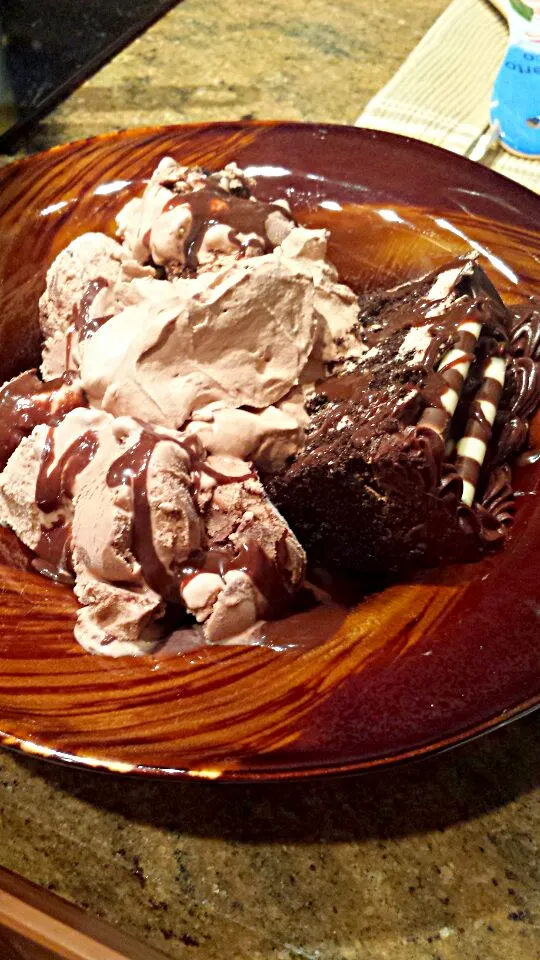 chocolate cake with I <3 chocolate blue bell ice cream, and homemade chocolate whipped cream|Brianaさん