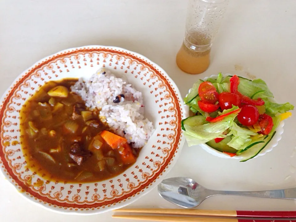 16穀米入りご飯と大豆ミートカレーと有機野菜サラダと手作りドレッシング|Yoshimi 0808さん