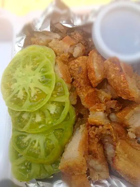 Philippine Cuisine: Lechon Kawali or Crispy Pork Belly|Dan Alfred Garcia Madriagaさん