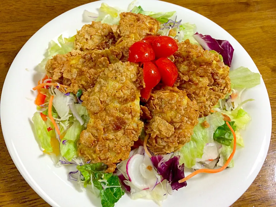 sakurakoさんの料理 バリバリ雷チキン！～鳥むね肉のカレー味コーンフレーク揚げ～|くみさんさん