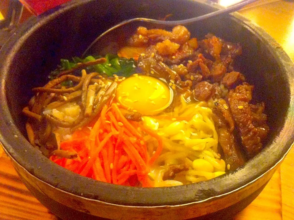 Snapdishの料理写真:Kimchi bibinba in stone bowl|skyblueさん