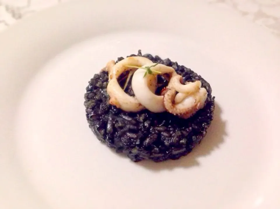 Squid ink risotto with grilled squid|gohyuchongさん