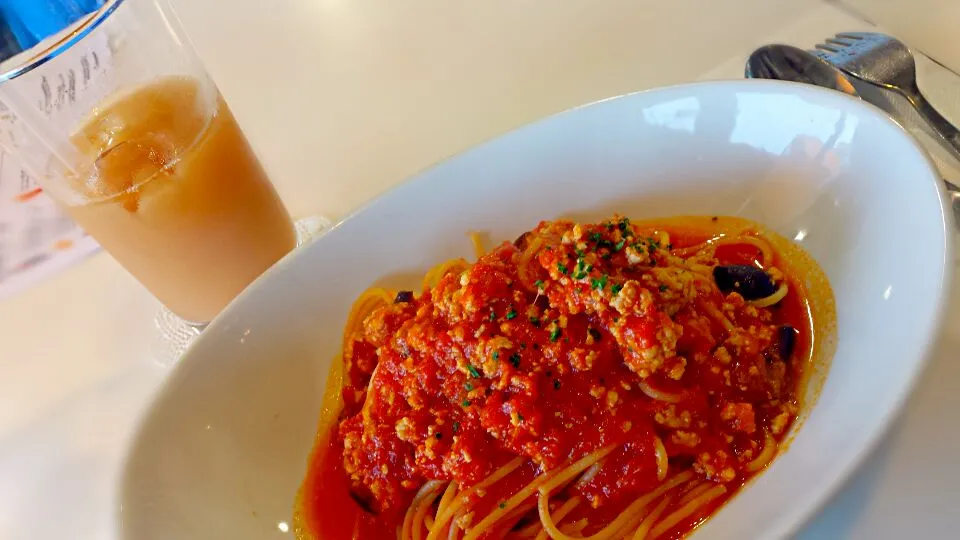 鶏挽肉と黒オリーブのパスタ|かおりさん