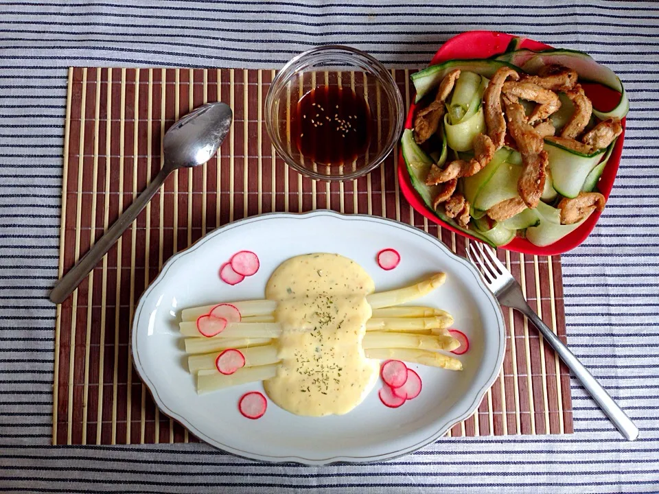 white asparagus with cucumber chicken salad 白蘆筍與黃瓜雞胸沙拉|kuakuageeさん