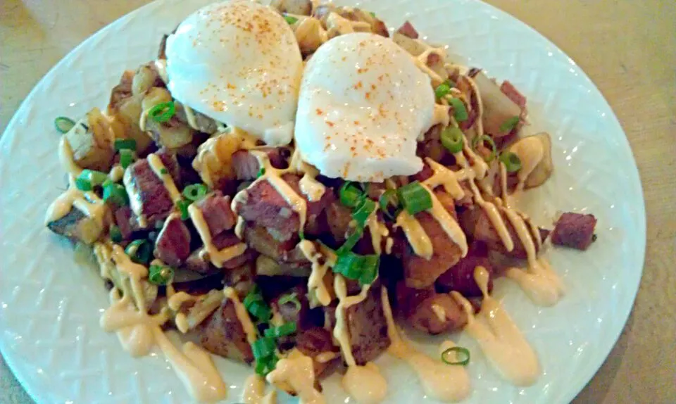 Corned Beef Hash With Poached Eggs|Malika Danielsさん