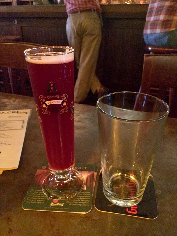 Favorite Beer at My Favorite Bar!! Lindinman Framboise!!!|Joyce Anne Alcantaraさん